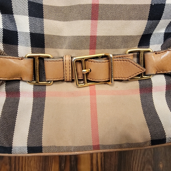 Burberry handbag - Picture 3 of 16